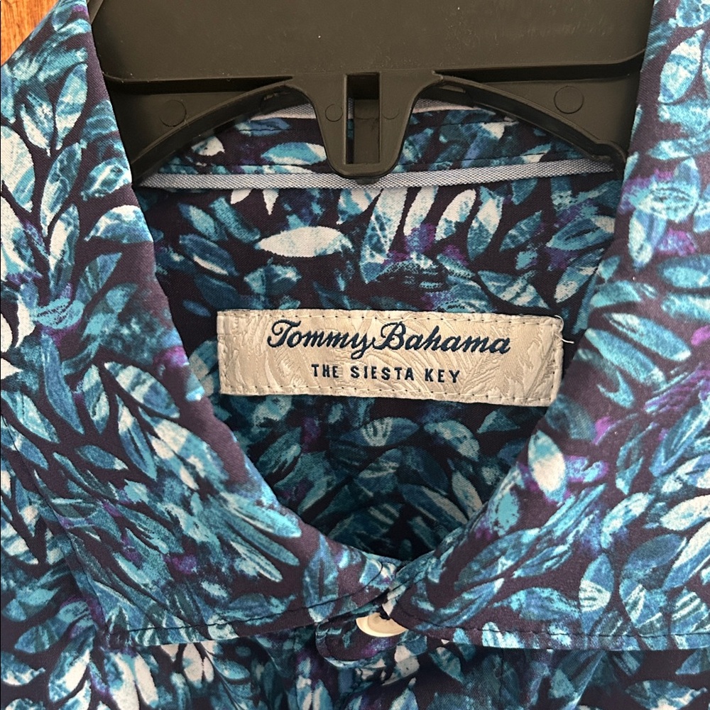 Tommy Bahama Teal and White Leaf Print Shirt - Picture 2 of 2